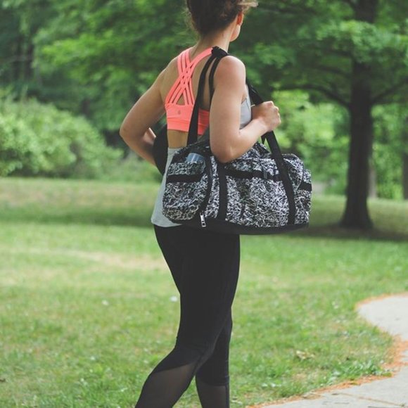 Lululemon Run Ways Duffel - Picture 3 of 8